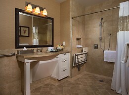 West Beach Inn, a Coast Hotel