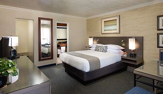 West Beach Inn, a Coast Hotel