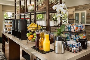 West Beach Inn, a Coast Hotel