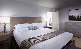 West Beach Inn, a Coast Hotel