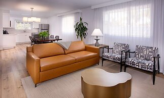 West Beach Inn, a Coast Hotel