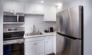 West Beach Inn, a Coast Hotel