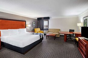 La Quinta Inn & Suites by Wyndham Houston Baytown East