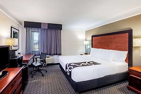 La Quinta Inn & Suites by Wyndham Houston Baytown East