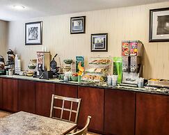 Quality Inn & Suites Davenport near I-80