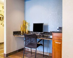 Quality Inn & Suites Ankeny - Des Moines