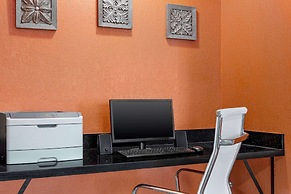 Howard Johnson by Wyndham Waterloo/Cedar Falls