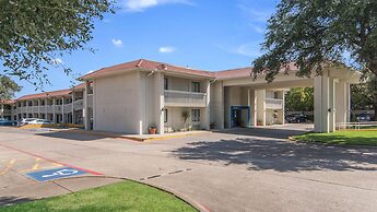 Motel 6 Addison, TX - Dallas