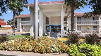 Motel 6 Addison, TX - Dallas