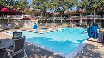 Motel 6 Addison, TX - Dallas