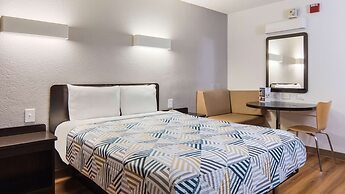 Motel 6 Addison, TX - Dallas