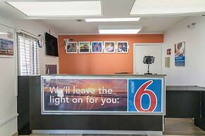 Motel 6 Dothan, AL