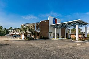 Motel 6 Dothan, AL