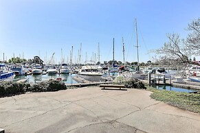 Motel 6 Oakland, CA - Embarcadero