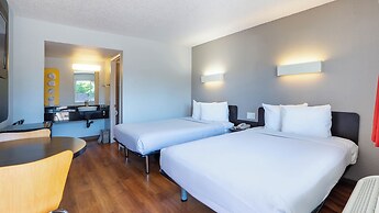 Motel 6 Pleasanton, CA