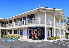 Motel 6 Walnut Creek, CA
