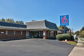 Motel 6 Tallahassee, FL - Downtown