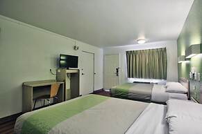 Motel 6 Tallahassee, FL - Downtown