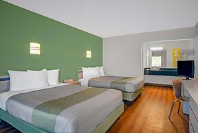 Motel 6 Tallahassee, FL - Downtown