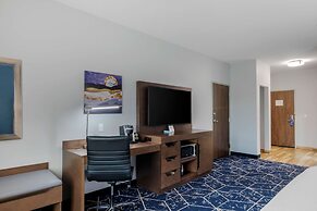 Best Western Plus St. Louis Airport Hotel