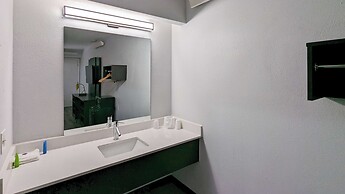 Motel 6 Nashua, NH - North