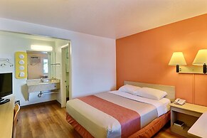 Motel 6 Nashua, NH - North