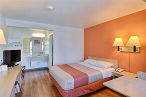 Motel 6 Nashua, NH - North