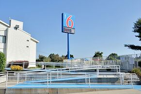 Motel 6 Nashua, NH - North