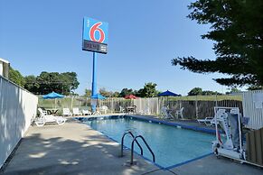 Motel 6 Nashua, NH - North