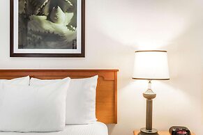 La Quinta Inn & Suites by Wyndham Orlando South