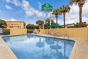 La Quinta Inn & Suites by Wyndham Orlando South