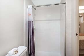 La Quinta Inn & Suites by Wyndham Orlando South