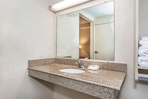 La Quinta Inn & Suites by Wyndham Orlando South