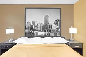 Super 8 by Wyndham Terre Haute