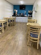 Super 8 by Wyndham Warner Robins