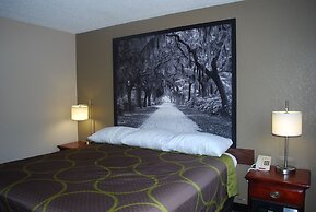 Super 8 by Wyndham Warner Robins