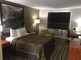 Super 8 by Wyndham Blue Earth