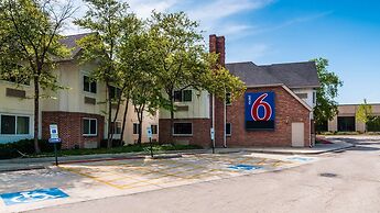 Motel 6 Arlington Heights, IL - Chicago North Central