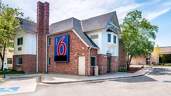 Motel 6 Arlington Heights, IL - Chicago North Central