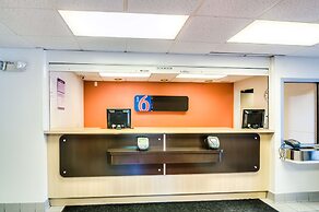 Motel 6 Arlington Heights, IL - Chicago North Central
