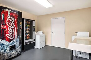 Days Inn by Wyndham San Antonio Near Fiesta Park