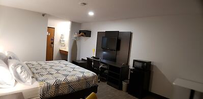Motel 6 Kewanee, IL