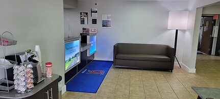 Motel 6 Kewanee, IL