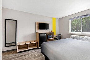 Super 8 by Wyndham Lewiston Auburn Area