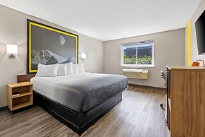 Super 8 by Wyndham Lewiston Auburn Area