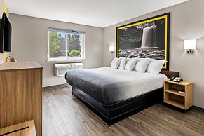 Super 8 by Wyndham Lewiston Auburn Area