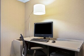 La Quinta Inn & Suites by Wyndham N Little Rock-McCain Mall