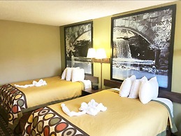 Super 8 by Wyndham Russellville