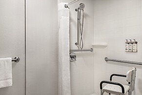 Holiday Inn Express Bowling Green by IHG