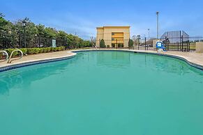 La Quinta Inn & Suites by Wyndham Baton Rouge Siegen Lane